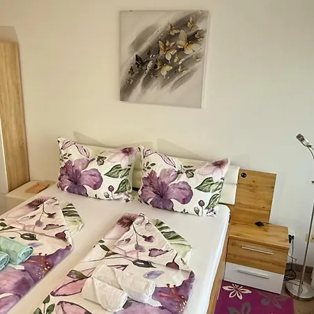 Komfortables Appartement/garconniere In Für Urlaub Und Geschäftsreisen Apartment *