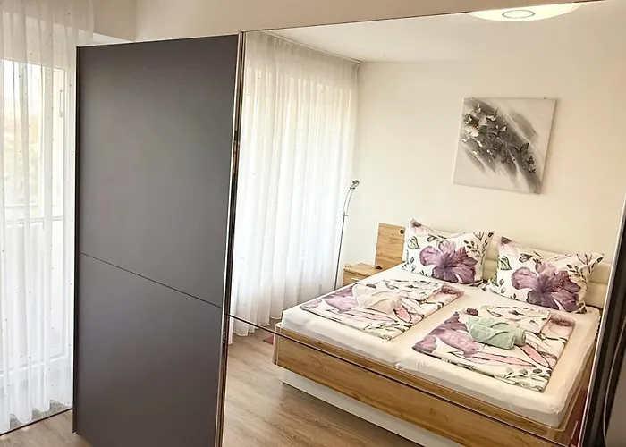 Апартаменти Komfortables Appartement/garconniere In Fuer Urlaub Und Geschaeftsreisen Грац